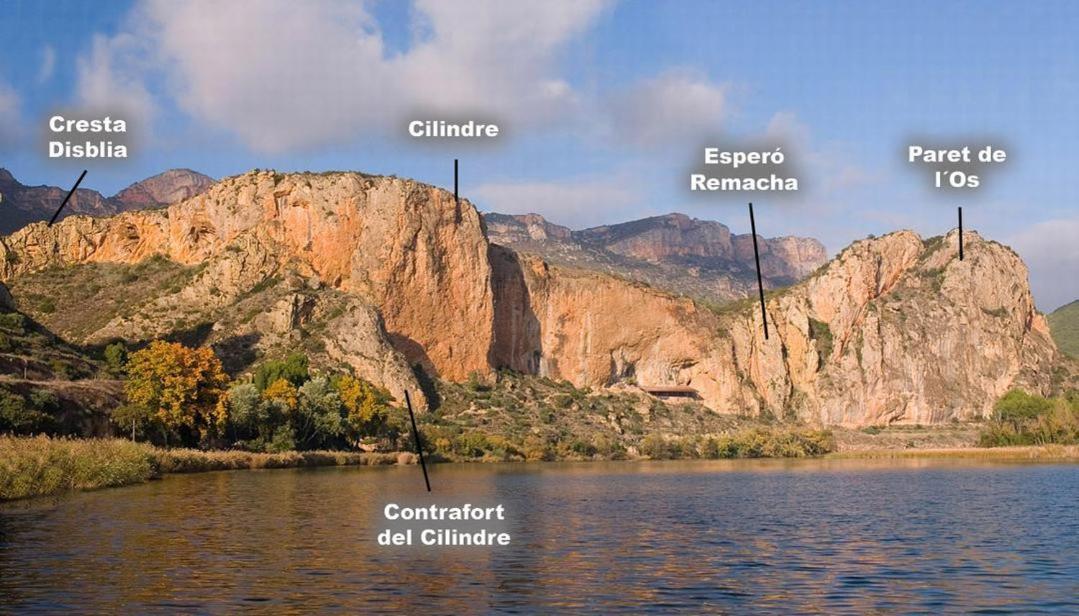 Hostal Casiano Camarasa Экстерьер фото